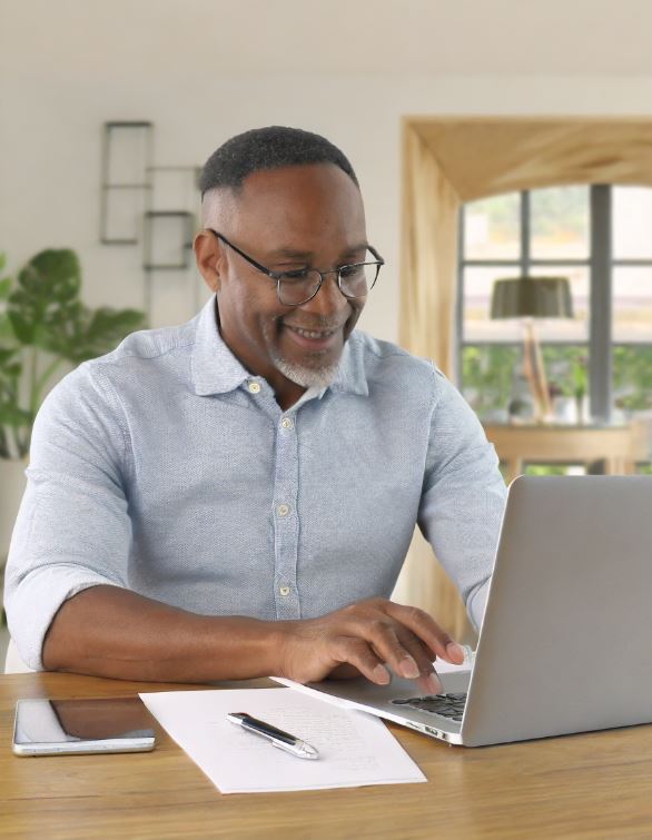 old-man-using-laptop